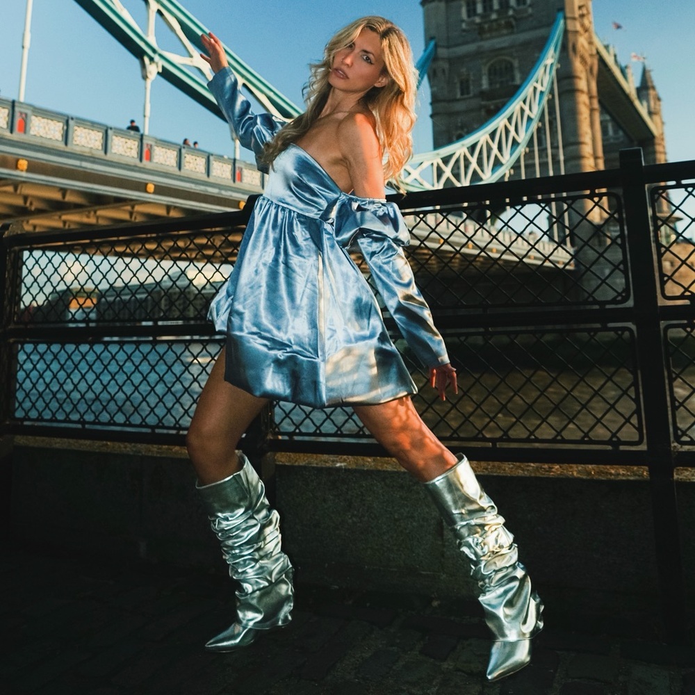 Azalea Wang Zumma-Silver Boots Size 7.5 from Akira